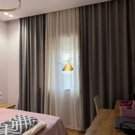 Tirane, jepet me qera apartament 2+1+Ballkon Kati 4, 70 m² 680 € (myslym shyri)