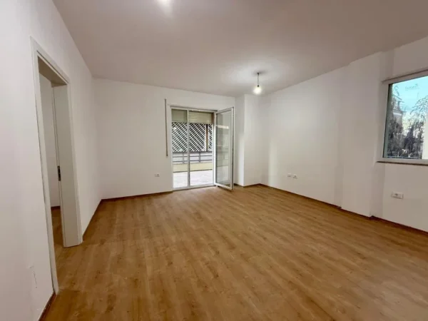Tirane, shitet apartament 1+1 Kati 1, 116 m² 135.000 € (Kodra e Diellit)