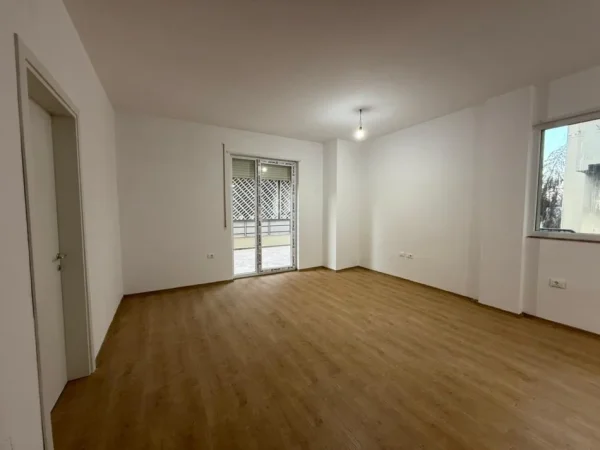 Tirane, shitet apartament 1+1 Kati 1, 116 m² 135.000 € (Kodra e Diellit)