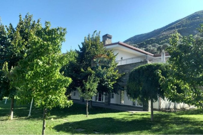 Tirane, shitet Vile 2 Katshe , 1.640 m² 1.100.000 € (Bërzhitë, Tiranë)