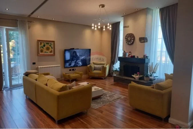 Tirane, shitet Vile 2 Katshe , 1.640 m² 1.100.000 € (Bërzhitë, Tiranë)