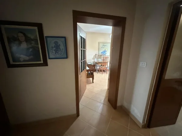 Tirane, shitet apartament 2+1+Ballkon Kati 5, 94 m² 159.000 € (21 Dhjetori)