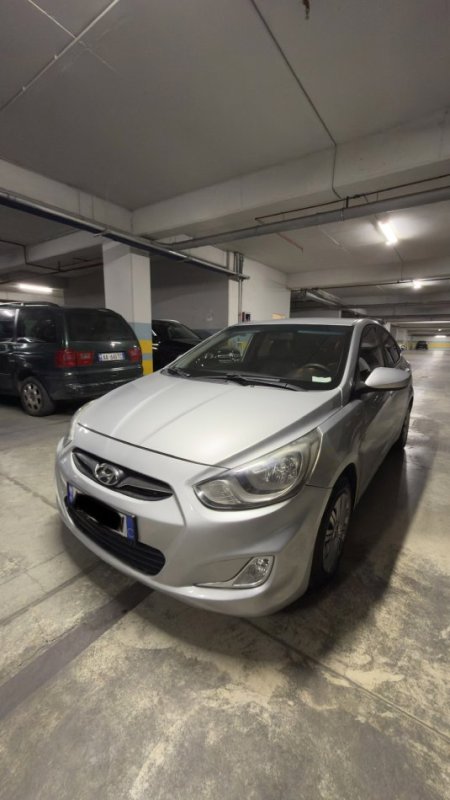 Tirane, shes makine HYUNDAI ACCENT Nafte, automatik Kondicioner 186.000 km 4.999 €