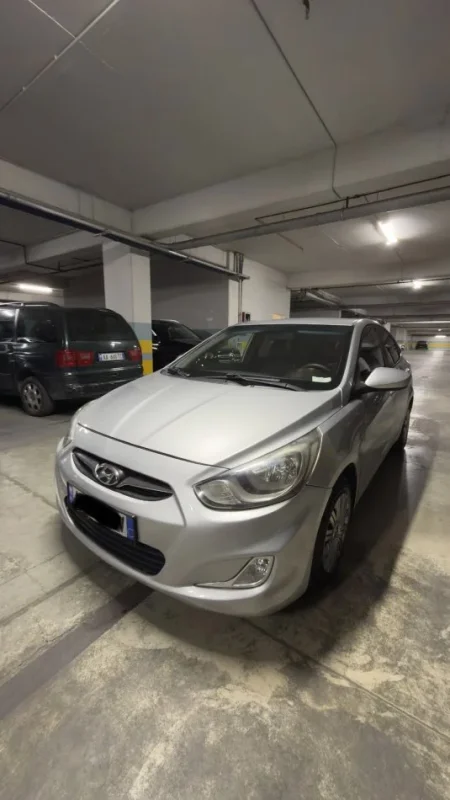 Tirane, shes makine HYUNDAI ACCENT Nafte, automatik Kondicioner 186.000 km 4.999 €
