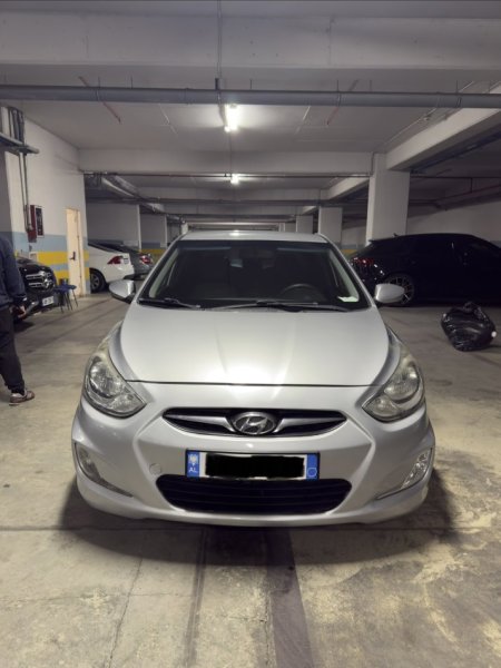 Tirane, shes makine HYUNDAI ACCENT Nafte, automatik Kondicioner 186.000 km 4.999 €