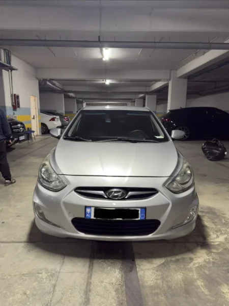 Tirane, shes makine HYUNDAI ACCENT Nafte, automatik Kondicioner 186.000 km 4.999 €