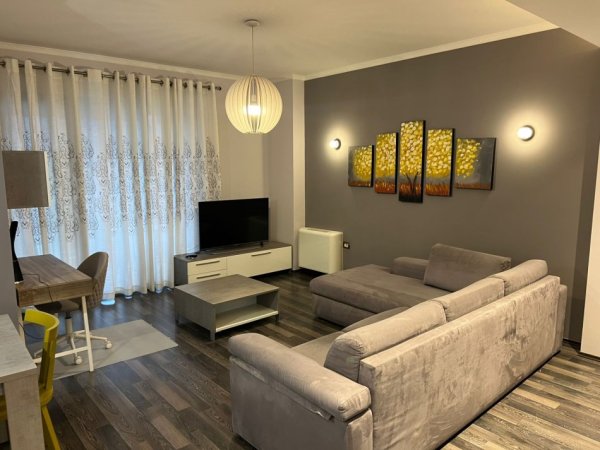 Tirane, jepet me qera apartament 2+1+Aneks+Ballkon , 1.400 € (Rruga e Kosovareve)