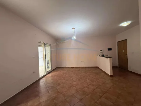 Tirane, shitet apartament 2+1 Kati 1, 131 m² 320.000 € 