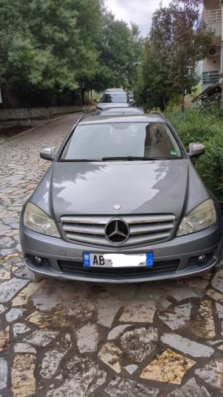 Tirane, shitet makine me portobagazh Nafte, gri metalizato manuale Kondicioner 280 km 4.800 €