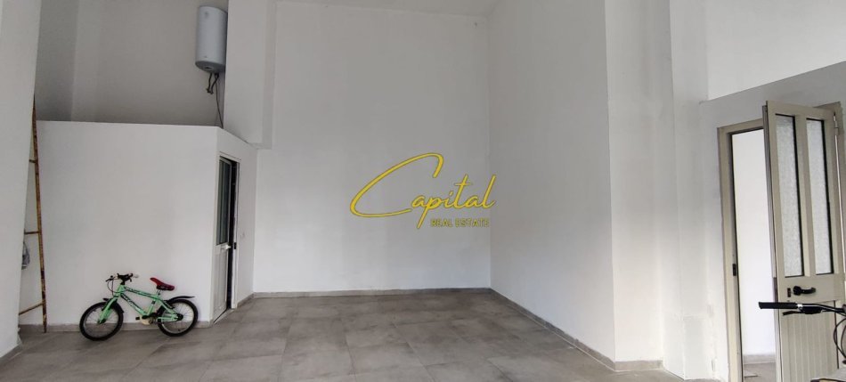 Tirane, jepet me qera dyqan Kati 0, 55 m² 600 € (RRUGA E BARRIKADAVE)
