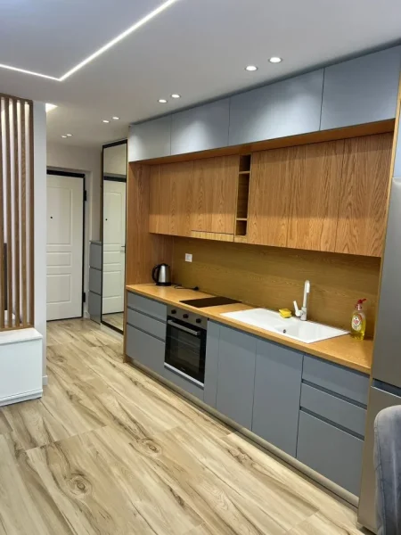 Tirane, jepet me qera apartament 1+1+Ballkon Kati 5, 650 € 