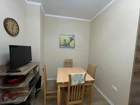 Tirane, shitet apartament 3+1 Kati 2, 131 m² 210.000 € 