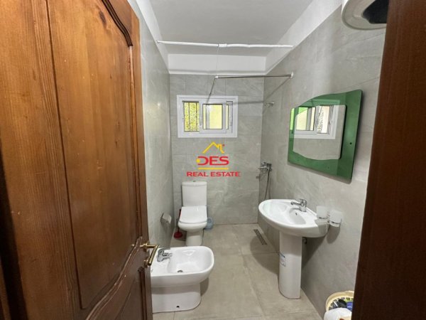 Vlore, jepet me qera shtepi Kati 0, 130 m² 600 € (Rruga)