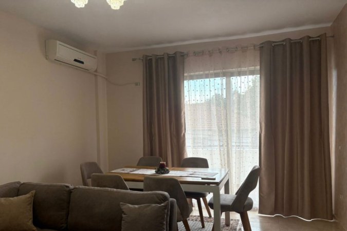 Tirane, jepet me qera apartament 2+1 Kati 2, 90 m² 600 € (Rruga herman Gmeiner)