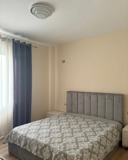 Tirane, jepet me qera apartament 2+1 Kati 2, 90 m² 600 € (Rruga herman Gmeiner)