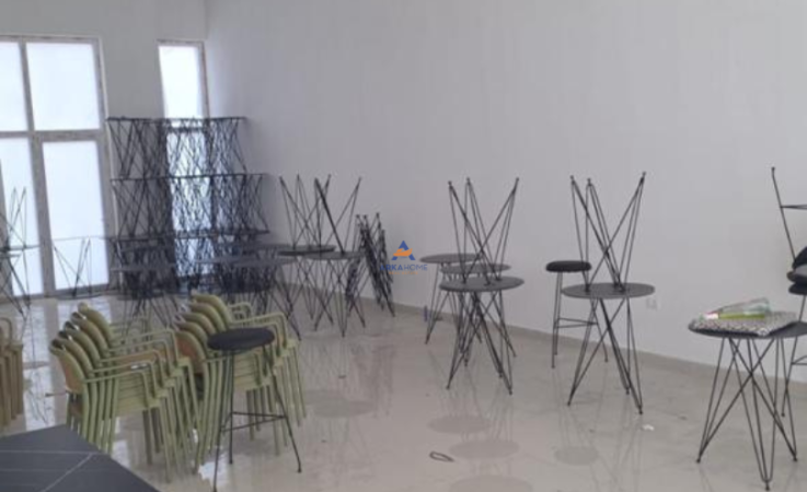 Tirane, jepet me qera ambjent biznesi Kati 0, 100 m² 900 € (STACIONI I TRENIT)