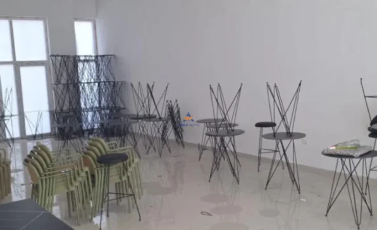 Tirane, jepet me qera ambjent biznesi Kati 0, 100 m² 900 € (STACIONI I TRENIT)