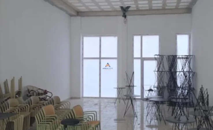 Tirane, jepet me qera ambjent biznesi Kati 0, 100 m² 900 € (STACIONI I TRENIT)