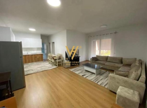 Tirane, jepet me qera apartament 3+1+Ballkon Kati 5, 120 m² 650 € (5 MAJI)