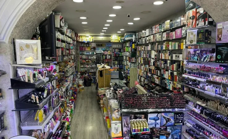 Tirane, shitet dyqan Kati 0, 40 m² 130.000 € (RRUGA MUHAMET GJOLLESHA,21 DHJETORI)