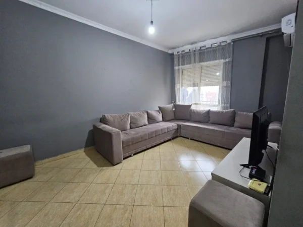Tirane, jepet me qera apartament 2+1 Kati 8, 95 m² 450 €