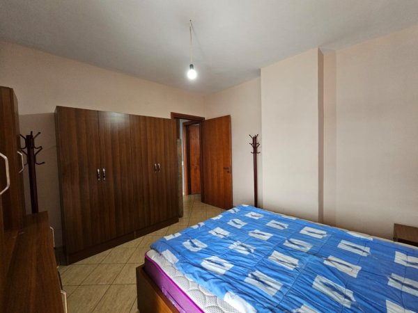 Tirane, jepet me qera apartament 2+1 Kati 8, 95 m² 450 €