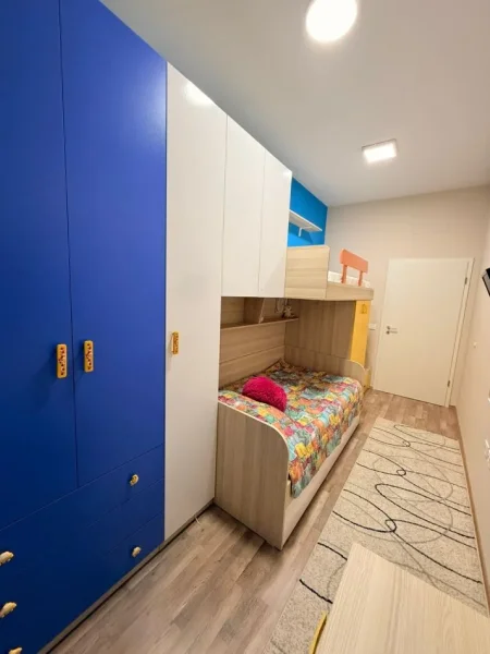 Tirane, jepet me qera apartament 2+1 Kati 3, 93 m² 600 € 