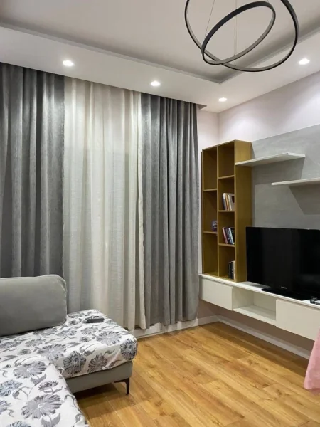 Tirane, jepet me qera apartament 2+1 Kati 5, 70 m² 680 € (Rruga Myslym Shyri)