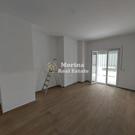 Tirane, jepet me qera apartament 2+1 Kati 2, 100 m² 550 € 
