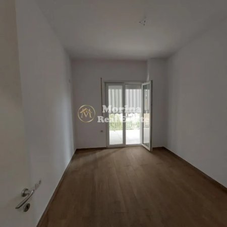 Tirane, jepet me qera apartament 2+1 Kati 2, 100 m² 550 € 
