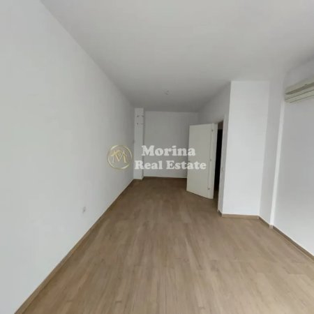 Tirane, jepet me qera apartament 2+1 Kati 2, 100 m² 550 € 