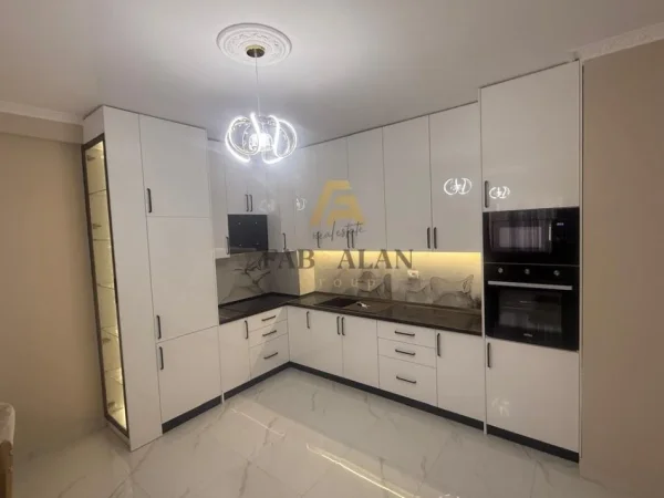 Tirane, jepet me qera apartament 2+1 Kati 4, 90 m² 500 € (Kamez)