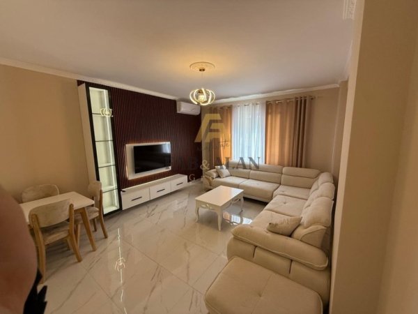 Tirane, jepet me qera apartament 2+1 Kati 4, 90 m² 500 € (Kamez)