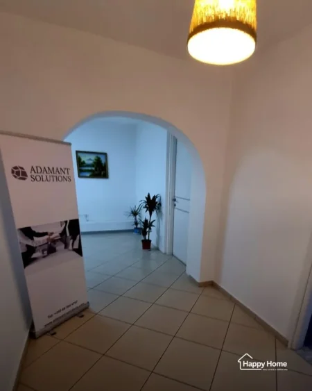 Tirane, jepet me qera 1+1+Ballkon Kati 2, 84 m² 750 € 