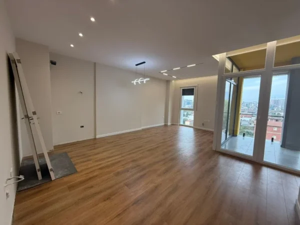 Tirane, shes apartament 2+1+Ballkon , 119 m² 185.000 € 