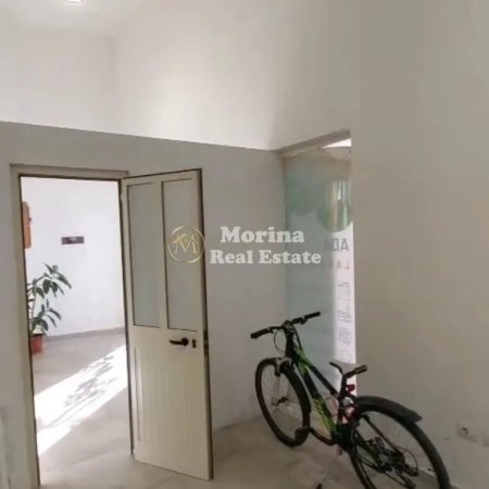 Tirane, jepet me qera ambjent biznesi Kati 1, 55 m² 650 €