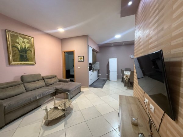 Tirane, jepet me qera apartament 2+1 Kati 5, 100 m² 600 € (STACIONI I TRENIT)