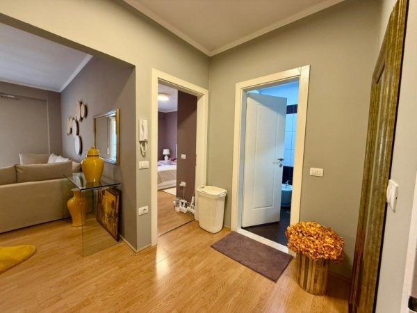 Tirane, jepet me qera apartament 1+1+Ballkon Kati 4, 67 m² 600 € 