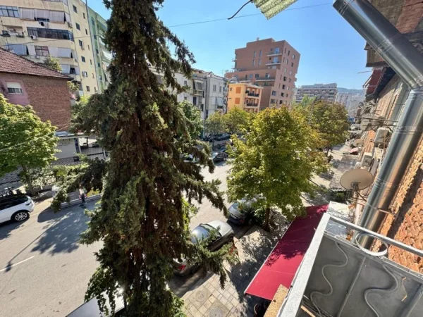 Tirane, jepet me qera apartament 2+1 Kati 3, 80 m² 500 € (Stadiumi Dinamo ,Lulishte Cajupi)
