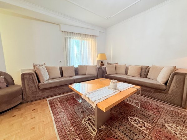 Tirane, jepet me qera apartament 3+1 Kati 5, 120 m² 2.100 € (Rruga e Elbasanit | Tek Ambasada Amerikane)