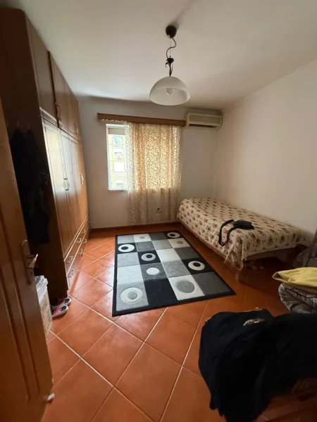 Tirane, shitet apartament 2+1 Kati 3, 75 m² 210.000 € (RRUGA E KAVAJES)