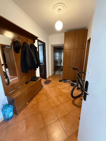 Tirane, shitet apartament 2+1 Kati 3, 75 m² 210.000 € (RRUGA E KAVAJES)