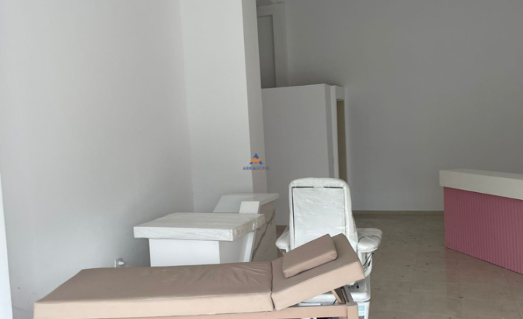Tirane, jepet me qera ambjent biznesi Kati 0, 78 m² 800 € (⁠VENDODHJA ASTIR RRUGA TEODOR KEKO)