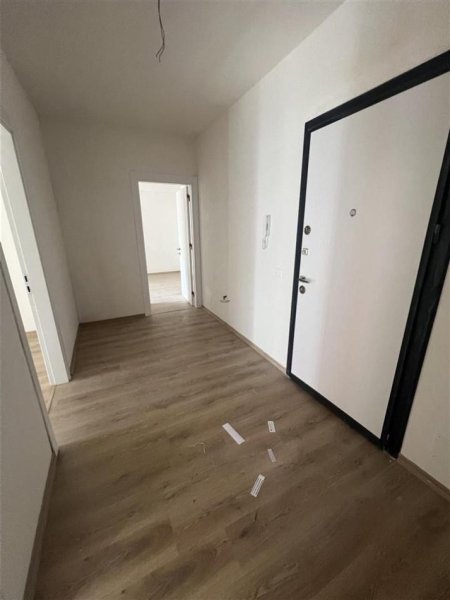 Tirane, jepet me qera zyre Kati 3, 116 m² 800 € (BULEVARDI I RI)