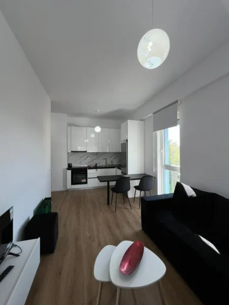 Tirane, jepet me qera apartament 1+1 Kati 3, 65 m² 400 € (Residenca Oxa FRESKU)