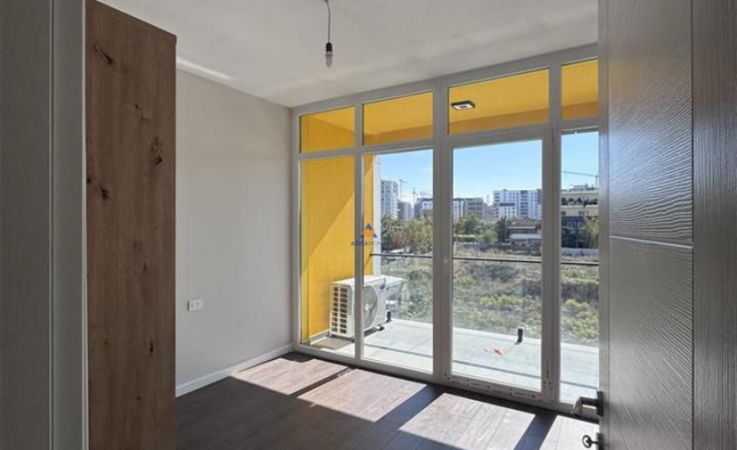 Tirane, jepet me qera apartament 2+1+Ballkon Kati 2, 125 m² 650 € (NDODHET PRANE NATIONAL PARK, BULEVARDI I RI)