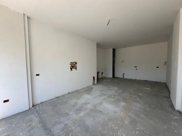 Tirane, shitet apartament 1+1 Kati 2, 76 m² 215.000 € (Kika 2 tek Komuna e Parisit.)