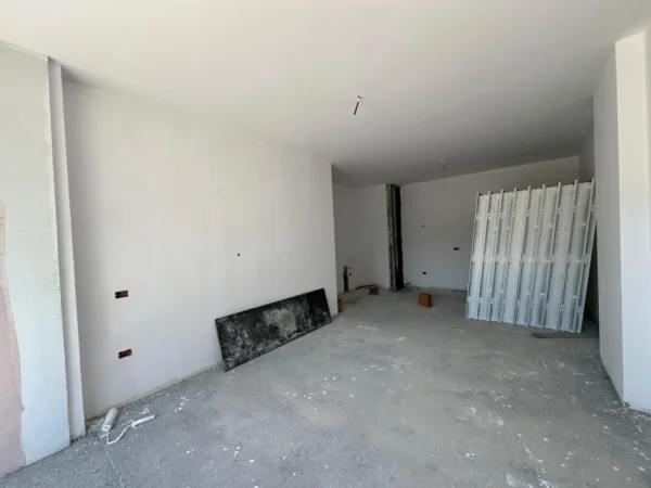 Tirane, shitet apartament 1+1 Kati 2, 76 m² 215.000 € (Kika 2 tek Komuna e Parisit.)