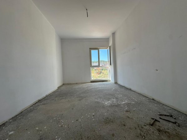 Tirane, shitet apartament 1+1 Kati 2, 76 m² 215.000 € (Kika 2 tek Komuna e Parisit.)