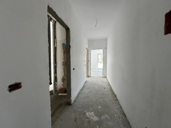 Tirane, shitet apartament 1+1 Kati 2, 76 m² 215.000 € (Kika 2 tek Komuna e Parisit.)